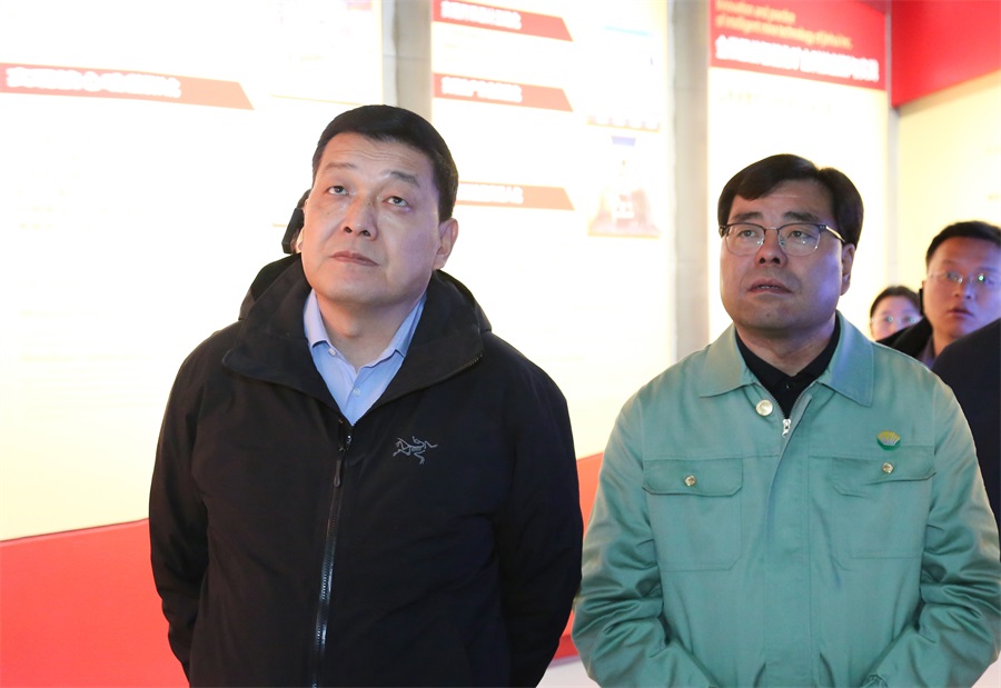 38-2023年12月，民建甘肅省委員會主任委員，全國政協(xié)委員，甘肅省政協(xié)常委，省生態(tài)環(huán)境廳廳長，省核安全局局長葛建團蒞臨金徽股份調(diào)研。.jpg