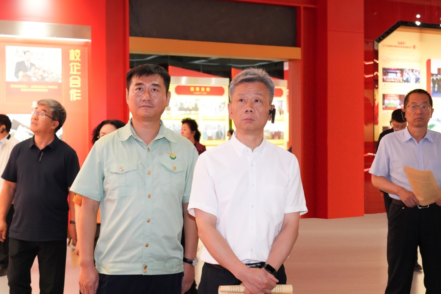 2024.06.23全國政協(xié)委員、省政協(xié)副主席、民盟甘肅省委會主委劉仲奎蒞臨金徽股份調(diào)研.jpg