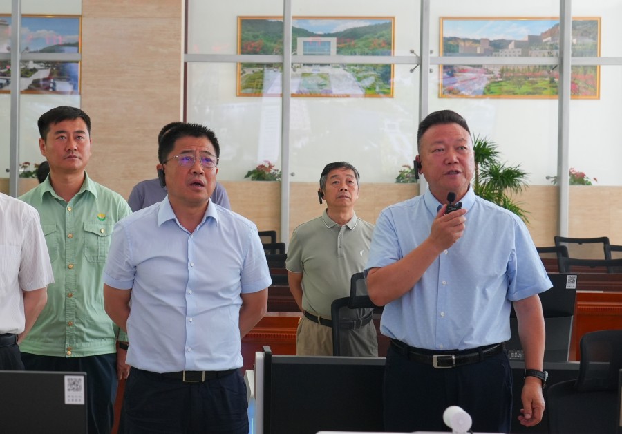 省自然資源廳黨組書記、廳長張曉軍蒞臨金徽股份調(diào)研綠色礦山建設工作_副本.jpg
