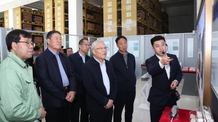 全國政協(xié)常委、省政協(xié)副主席尚勛武蒞臨金徽股份調(diào)研綠色礦山建設(shè)工作